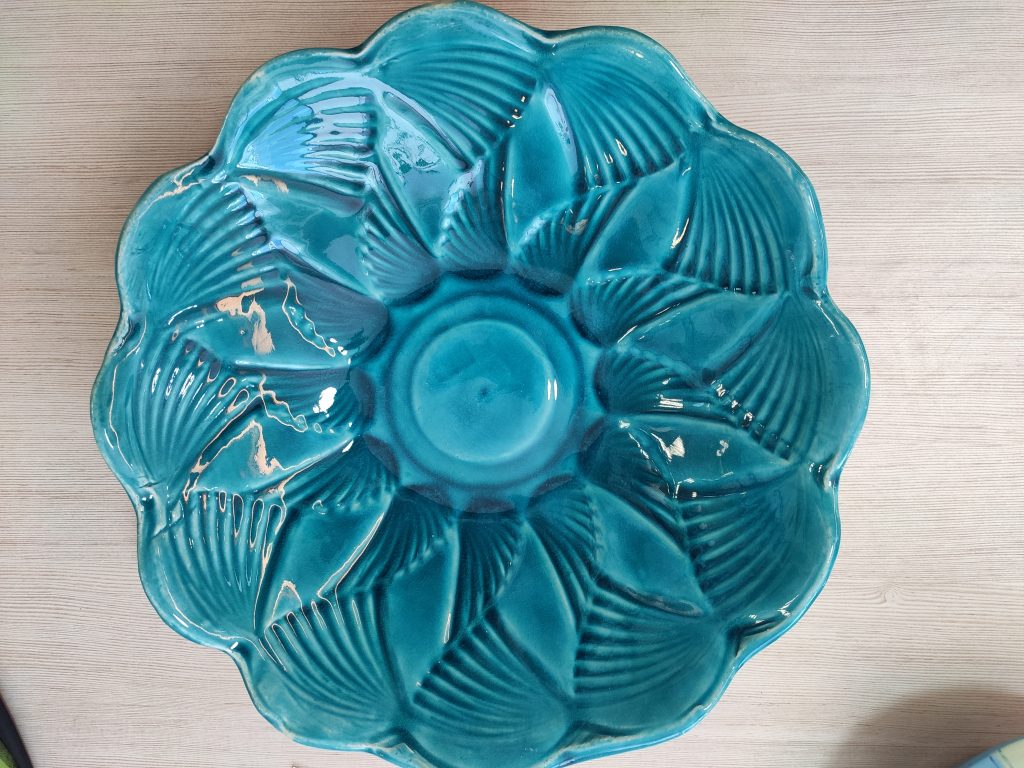 קערה מקרמיקה בצבע טורקיז שיוצר בסטודיו מפרשים